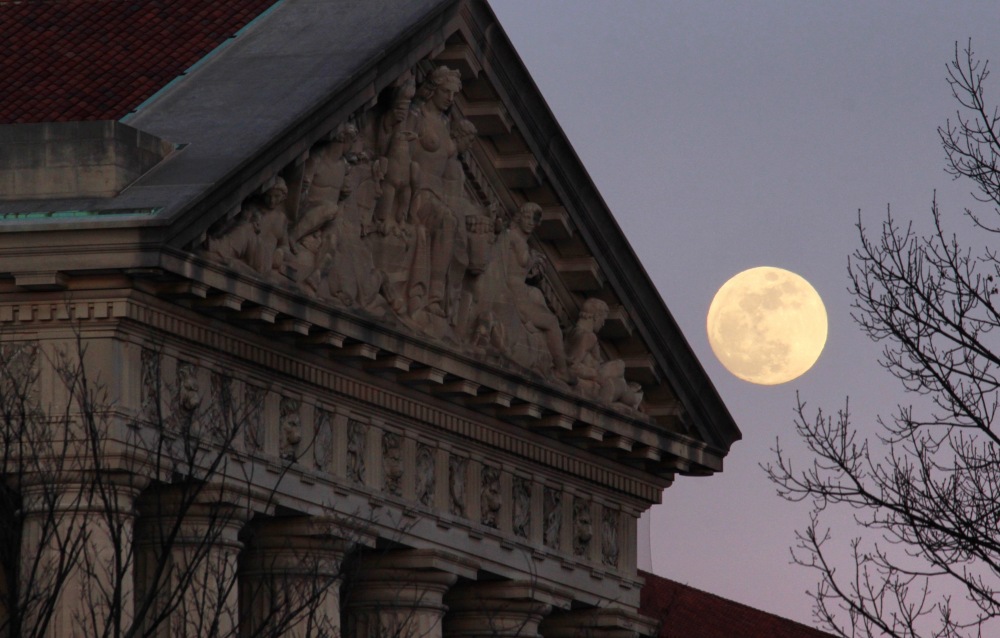 moon-over-dc-at-sunset-tuesday_39995178261_o